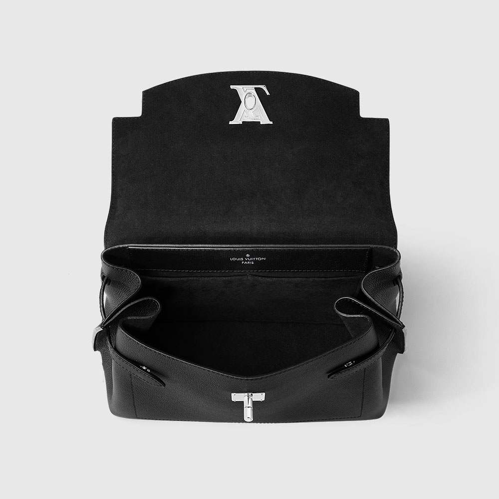 153 (8)