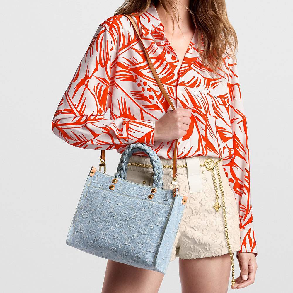 453 (4)