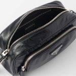 プラダ ナッパアンティーク マルチポケット トップハンドルバッグ 1BH198_UVL プラダ ナッパアンティーク マルチポケット トップハンドルバッグ 1BH198_UVL