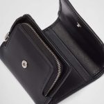 プラダ  グレーストライアングルエンボスレザー 財布 1MH044_2FPB
