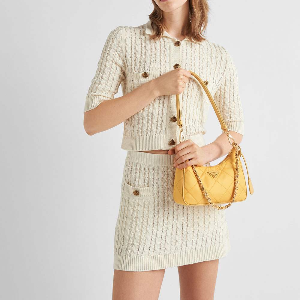 022 (11)