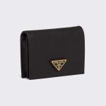 プラダ サフィアーノトライアングル 財布 1MV021_QHH プラダ サフィアーノトライアングル 財布 1MV021_QHH