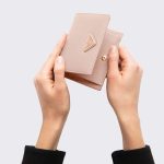 プラダ サフィアーノトライアングル 財布 1MV204_QHH プラダ サフィアーノトライアングル 財布 1MV204_QHH