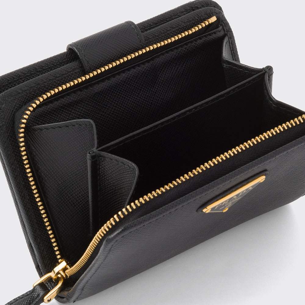 049 (5)