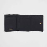 プラダ サフィアーノトライアングル 財布 1MH043_QHH プラダ サフィアーノトライアングル 財布 1MH043_QHH