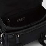 プラダ Re-Nylon xサフィアーノレザー ショルダーバッグ 2VD034_2DMH プラダ Re-Nylon xサフィアーノレザー ショルダーバッグ 2VD034_2DMH