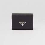 プラダ サフィアーノトライアングル 財布 2MH042_QHH プラダ サフィアーノトライアングル 財布 2MH042_QHH