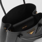 プラダ ドゥーブレ サフィアーノレザー ミニバッグ 1BG443_2A4A プラダ ドゥーブレ サフィアーノレザー ミニバッグ 1BG443_2A4A