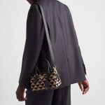 プラダ シンボル エンブロイダリーファブリック トップハンドルバッグ 1BB846_2FKL プラダ シンボル エンブロイダリーファブリック トップハンドルバッグ 1BB846_2FKL
