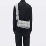 ボッテガヴェネタパデッド テック カセット 628951 VBO81 ボッテガヴェネタパデッド テック カセット 628951 VBO81