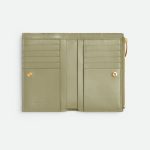 ボッテガヴェネタ  ミディアム カセット 二つ折りファスナーウォレット 667130 VCQC1