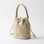 プラダ スタッズ付 Re-Nylon ミニバッグ 1BE067_2HGV プラダ スタッズ付 Re-Nylon ミニバッグ 1BE067_2HGV
