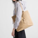 プラダ ヴィッテロダイノソフトレザー ラージ トートバッグ 1BG550_2DKV プラダ ヴィッテロダイノソフトレザー ラージ トートバッグ 1BG550_2DKV