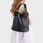 プラダ バックル ベルト付 レザー バケットバッグ 1BE085_2CY9 プラダ バックル ベルト付 レザー バケットバッグ 1BE085_2CY9