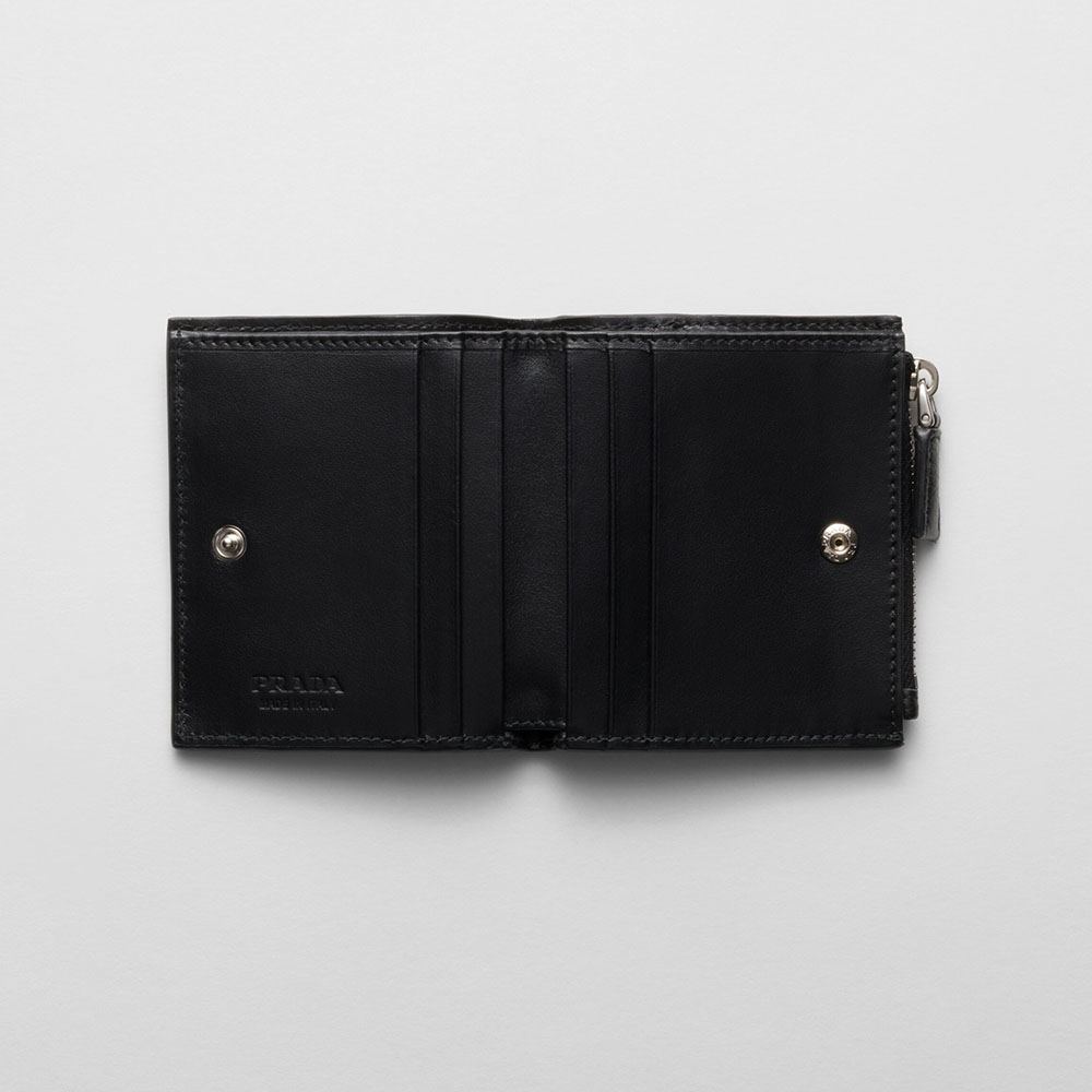 002 (3)