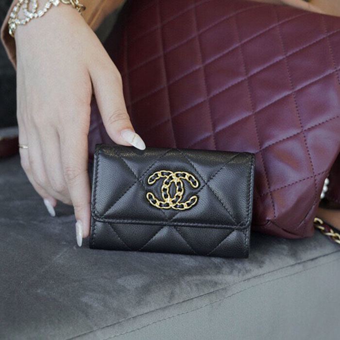 シャネル CHANEL 19 フラップ カードケース ミニ財布 AP1790 シャネル CHANEL 19 フラップ カードケース ミニ財布 AP1790