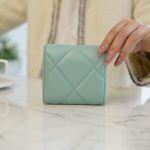 シャネル19 三つ折りミニ財布  フラップウォレット AP1789