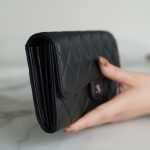シャネル 長財布 フラップ マトラッセ ココマーク ラムスキ A80758 シャネル 長財布 フラップ マトラッセ ココマーク ラムスキ A80758