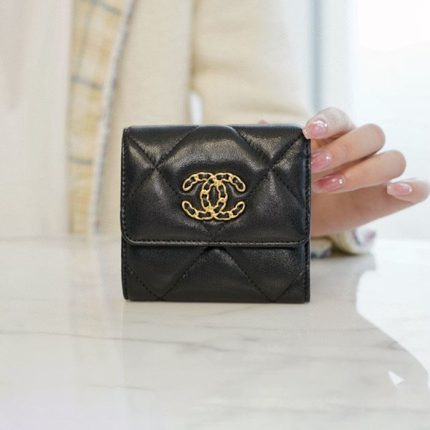 シャネル19  ミニ財布 三つ折り フラップウォレット AP1789