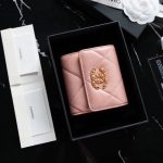 シャネル19 ミニ財布 三つ折り フラップウォレット AP1789 シャネル19 ミニ財布 三つ折り フラップウォレット AP1789