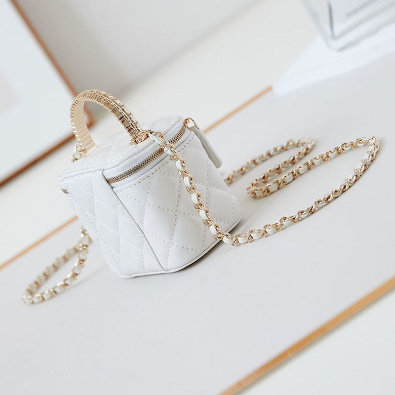 100 (4)