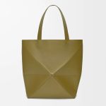 ロエベ エクストララージ シャイニングレザー パズル フォールドB933Q18X01 ロエベ エクストララージ シャイニングレザー パズル フォールドB933Q18X01
