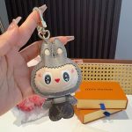 ルイヴィトン Labubu キーホルダー バッグチャーム M43670
