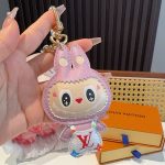 ルイヴィトン Labubu キーホルダー バッグチャーム M43670