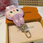 ルイヴィトン Labubu キーホルダー バッグチャーム M43670