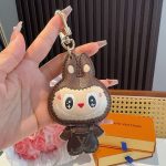 ルイヴィトン Labubu キーホルダー バッグチャーム M43670