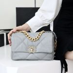 シャネル CHANEL 19 フラップバッグ AS1160 AS1161 エレファントグレー シャネル CHANEL 19 フラップバッグ AS1160 AS1161 エレファントグレー