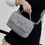 シャネル CHANEL 19 フラップバッグ AS1160 AS1161 エレファントグレー シャネル CHANEL 19 フラップバッグ AS1160 AS1161 エレファントグレー