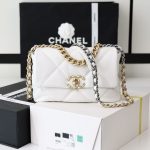 シャネル CHANEL 19 フラップバッグ AS1160 AS1161 ホワイト シャネル CHANEL 19 フラップバッグ AS1160 AS1161 ホワイト