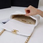 シャネル CHANEL 19 フラップバッグ AS1160 AS1161 ホワイト シャネル CHANEL 19 フラップバッグ AS1160 AS1161 ホワイト