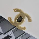 シャネル CHANEL 19 フラップバッグ AS1160 AS1161 ホワイト シャネル CHANEL 19 フラップバッグ AS1160 AS1161 ホワイト