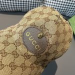 グッチ GGキャンバス タイガーヘッド付き ベースボールキャップ 84235