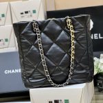 シャネル 春夏コレクション ゴールドボール Hobo バッグ AS3259 シャネル 春夏コレクション ゴールドボール Hobo バッグ AS3259
