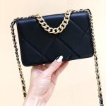 シャネル 19シリーズ WOC ショルダーバッグ AP0957 シャネル 19シリーズ WOC ショルダーバッグ AP0957