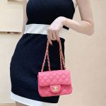 シャネル Classic Flap Bag スクエアミニ ピンク A01115 シャネル Classic Flap Bag スクエアミニ ピンク A01115