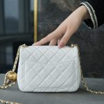 シャネル ミニマトラッセ チェーンバッグ AS1786 ホワイト シャネル ミニマトラッセ チェーンバッグ AS1786 ホワイト