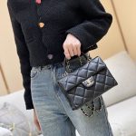 シャネル  トップハンドル スモールフラップバッグ AS4711