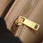 セリーヌ ティーン ブザス トリオンフ ショルダーバッグ 110413BF4 セリーヌ ティーン ブザス トリオンフ ショルダーバッグ 110413BF4
