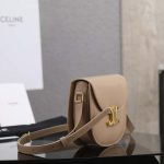 セリーヌ ティーン ブザス トリオンフ ショルダーバッグ 110413BF4 セリーヌ ティーン ブザス トリオンフ ショルダーバッグ 110413BF4