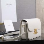 セリーヌ トリオンフ クラシック カーフスキン バッグ 187368 セリーヌ トリオンフ クラシック カーフスキン バッグ 187368
