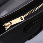 セリーヌ トリオンフ ショルダーバッグ ブラック 198153DU3.38N セリーヌ トリオンフ ショルダーバッグ ブラック 198153DU3.38N