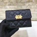 シャネル  ミニ三つ折りウォレット A84432 ボーイライン