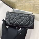シャネル 二つ折りウォレット AP0241 ラムスキン ブラック シャネル 二つ折りウォレット AP0241 ラムスキン ブラック