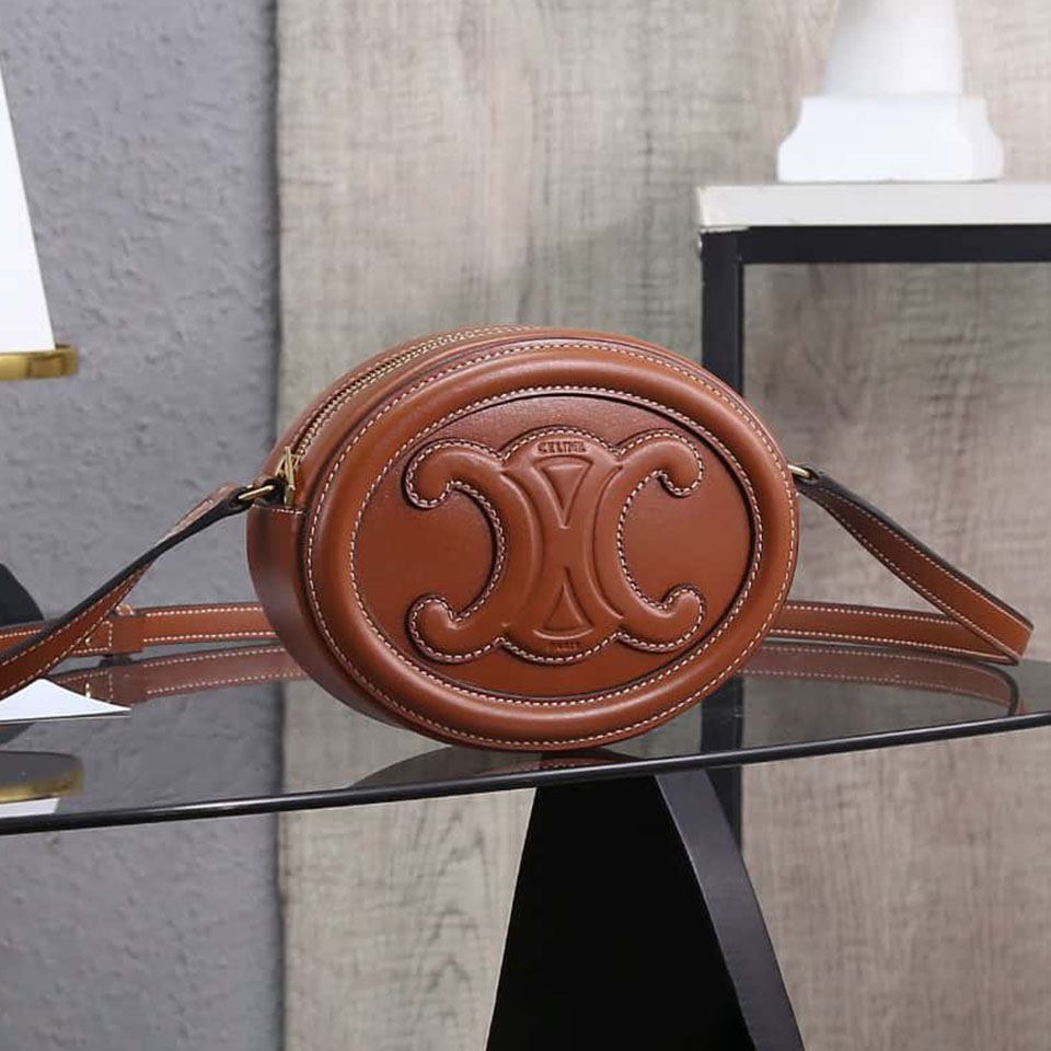 セリーヌ CUIR TRIOMPHE オーバル ショルダーバッグ 101703 セリーヌ CUIR TRIOMPHE オーバル ショルダーバッグ 101703