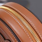セリーヌ CUIR TRIOMPHE オーバル ショルダーバッグ 101703 セリーヌ CUIR TRIOMPHE オーバル ショルダーバッグ 101703