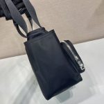 プラダ Re-Nylon トートバッグ 1BG582 プラダ Re-Nylon トートバッグ 1BG582